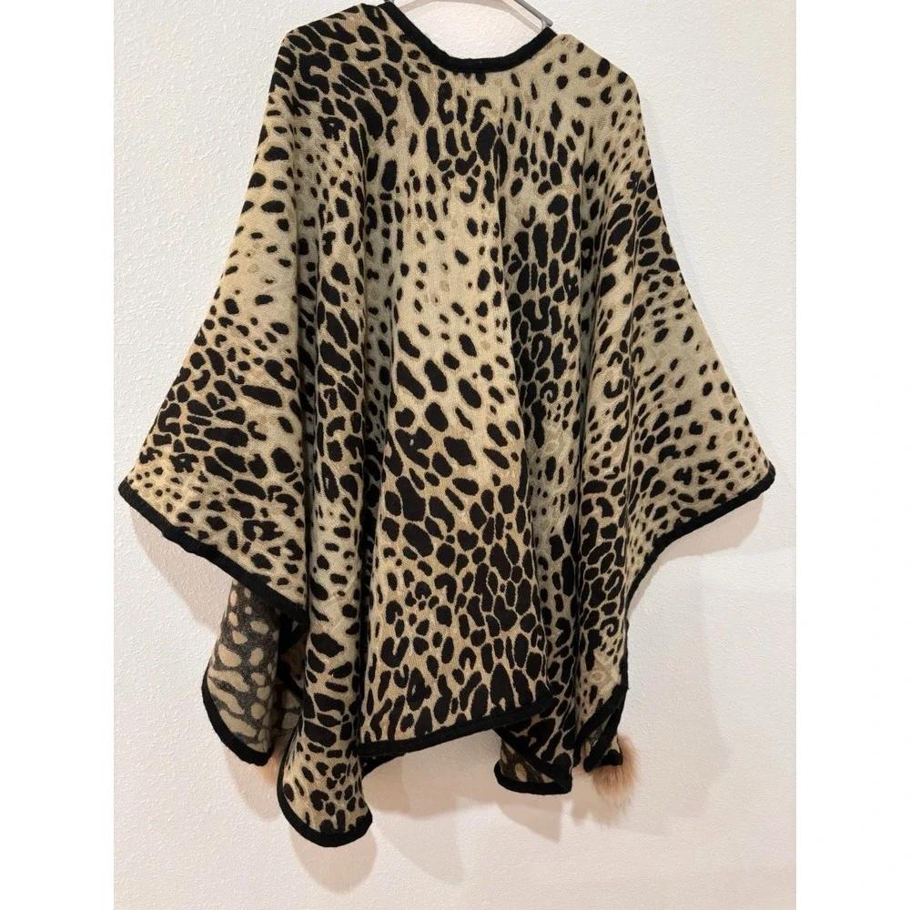Mitchie's Leopard Print Fox Fur Pom Pom Cape Poncho Mob Wife Tuscan Mom OS